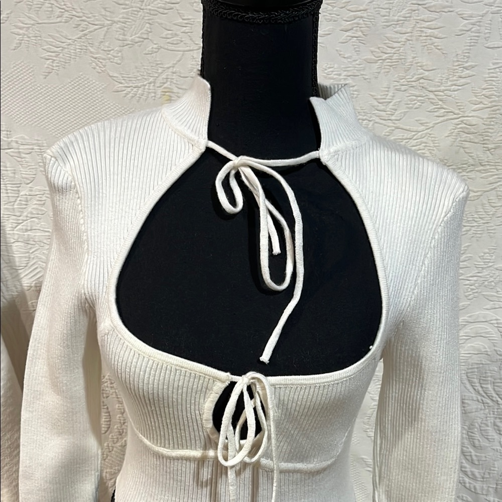 White Cut-Out Ribbed Sweater Top - Picture 2 of 9